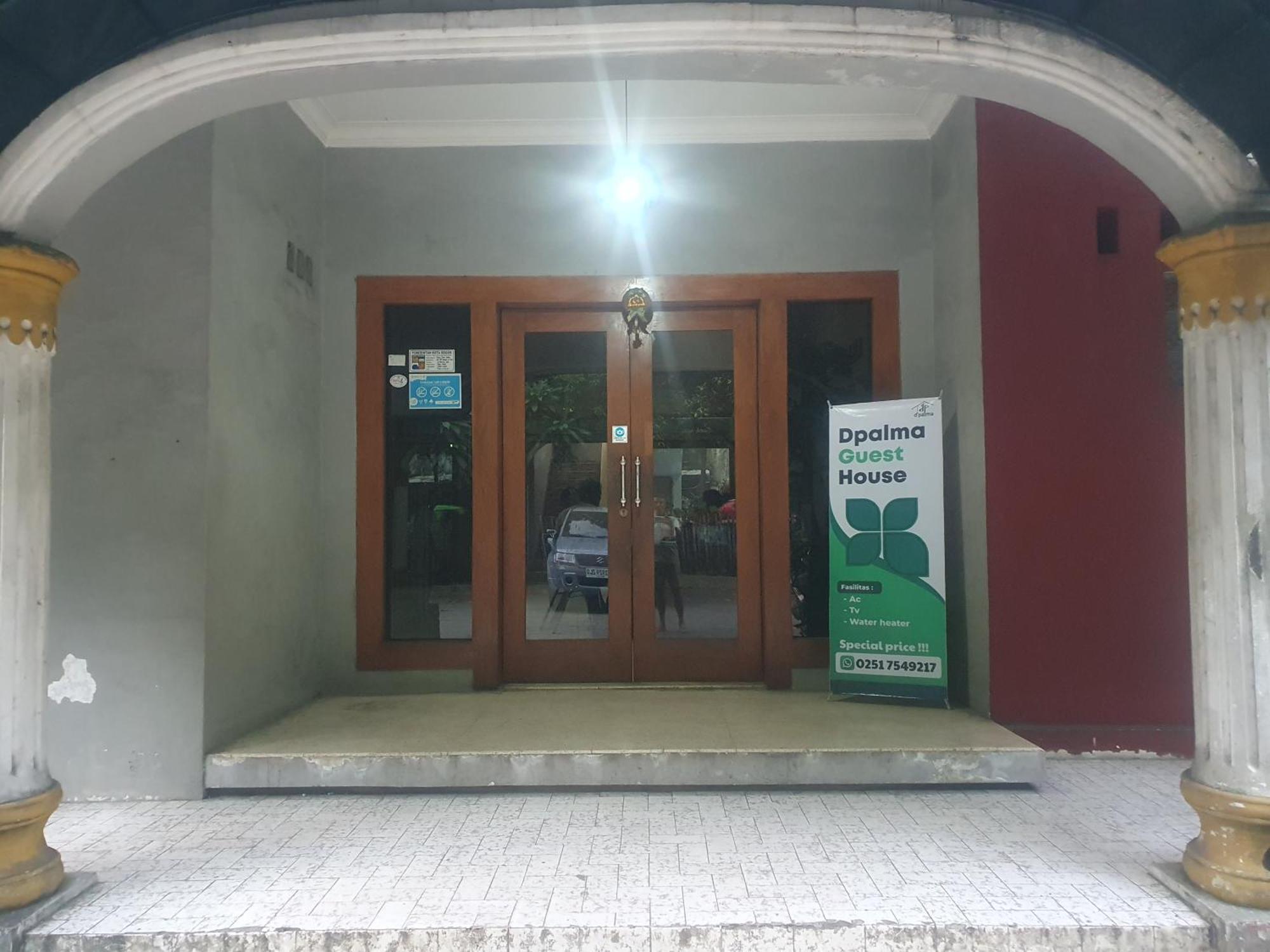 Ruang Tidur At Dpalma Bogor Hotel Exterior photo