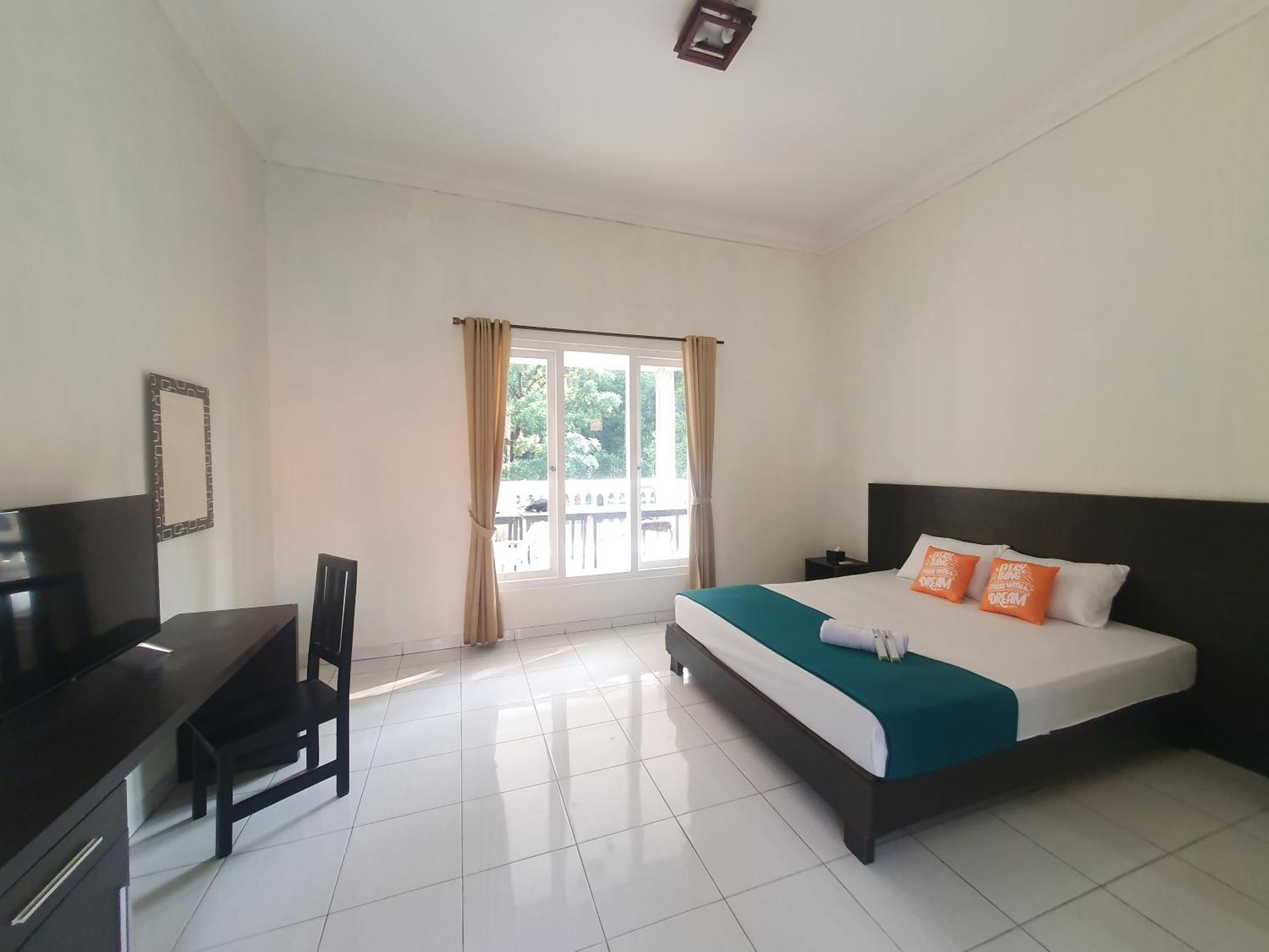 Ruang Tidur At Dpalma Bogor Hotel Exterior photo